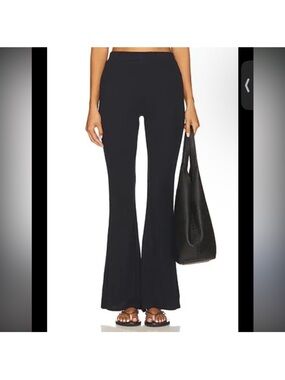 NWT 525 Black Flared Knit Pants stretch Size M retails $110. Revolve Brand